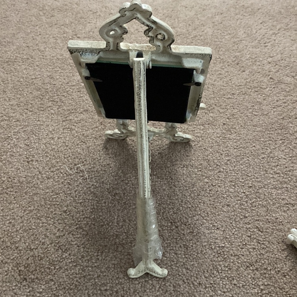 Picture frames - Picture 3 of 4